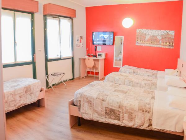 Central Hostel BG : photo 5 de la chambre chambre quadruple