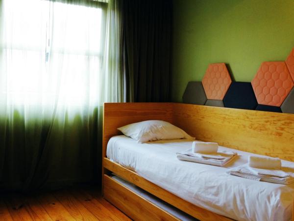 CATS Porto Hostel : photo 2 de la chambre chambre familiale - bâtiment annexe