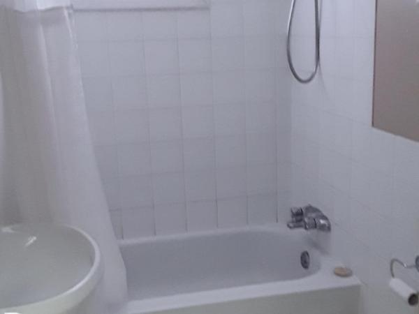 Hotel Auberge Michel Doyon : photo 4 de la chambre chambre double Économique avec salle de bains commune