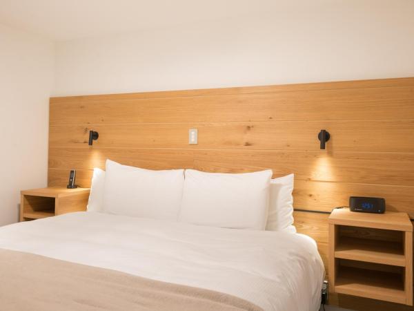 Lomond Lodge Motel & Apartments : photo 2 de la chambre studio with garden patio