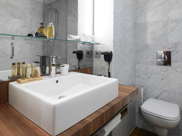 Living Hotel Düsseldorf : photo 1 de la chambre chambre double ou lits jumeaux business plus