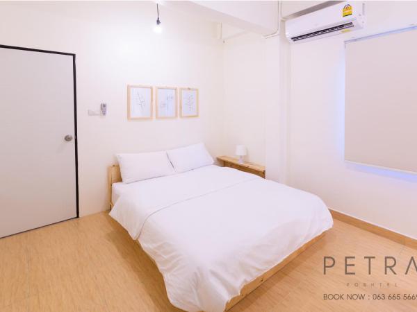 Petra Poshtel Donmuang : photo 8 de la chambre chambre double avec salle de bains privative