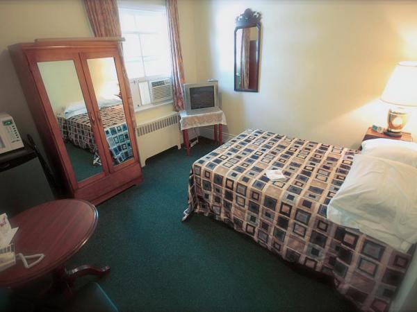 Hotel Auberge Michel Doyon : photo 4 de la chambre chambre double standard avec salle de bains privative