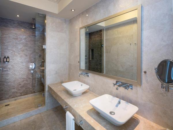 Titanic Business Kartal : photo 5 de la chambre suite premier avec kitchenette