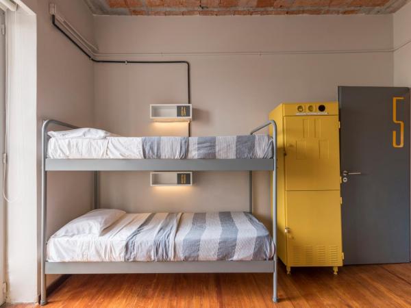 Puerto Limon Hostel : photo 2 de la chambre lit dans dortoir mixte de 8 lits 