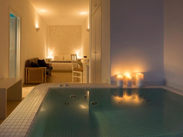 Tzekos Villas : photo 3 de la chambre suite junior avec bain à remous