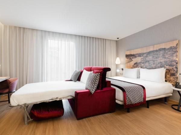 Eurostars Porto Centro : photo 6 de la chambre chambre double avec canapé-lit