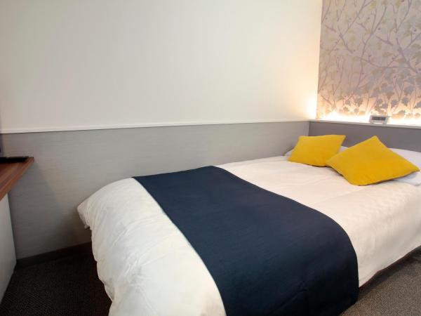 Hotel Plaza Osaka : photo 1 de la chambre chambre double avec petit lit double - non-fumeurs