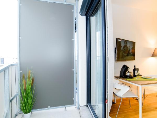 Apart Hotel Messe Munich - my room Apartments : photo 7 de la chambre appartement avec balcon