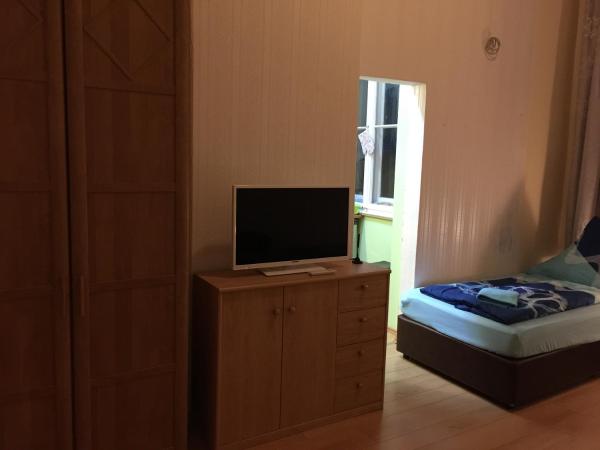 Zimmerfrei-Dresden mit Bad-Miniküche Self Check In 24-7 : photo 9 de la chambre twin room with bathroom and mini kitchen