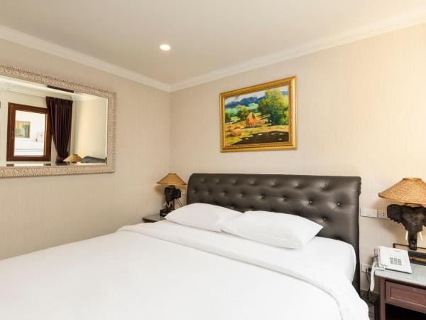 The Ambiance Hotel : photo 4 de la chambre chambre lit king-size supérieure
