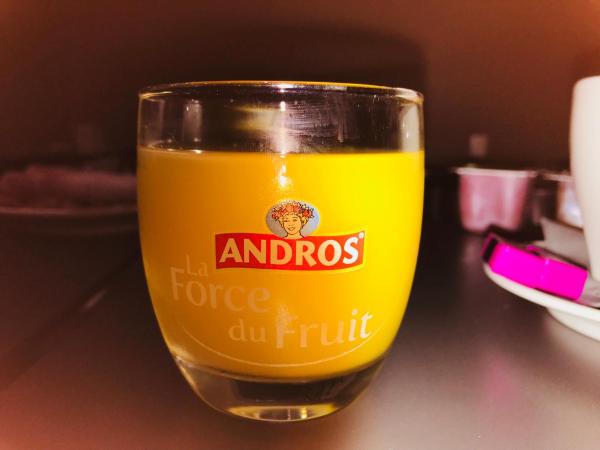 Hôtel Cecyl Reims Centre : photo 4 de la chambre chambre double avec petit-déjeuner, demi-bouteille de champagne et visite d'un prestigieux producteur de champagne (pour 2 personnes)