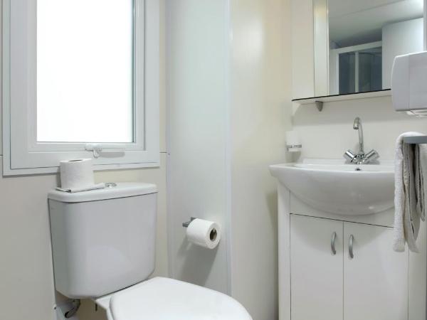 Amadria Park Camping Sibenik Mobile Homes : photo 4 de la chambre mobile home standard 2 chambres avec terrasse