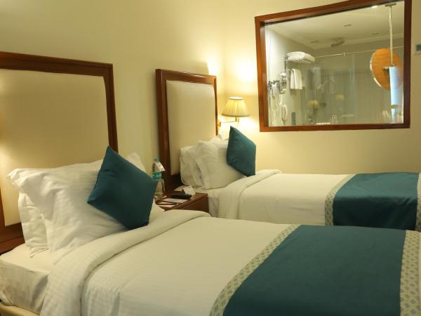 Hotel The Royal Plaza : photo 4 de la chambre deluxe double  room - wifi, 15% discount on food & soft beverages, spa & saloon services.