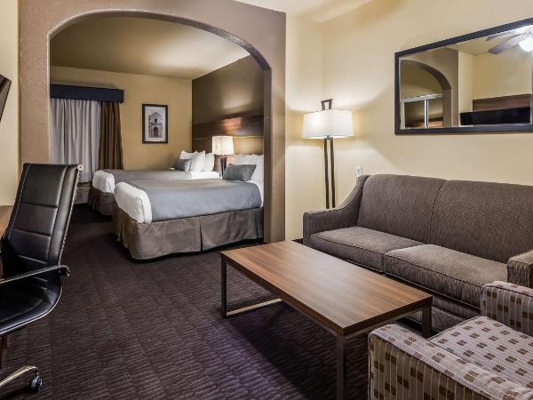 Best Western Plus Hill Country Suites - San Antonio : photo 1 de la chambre suite avec 2 lits queen-size et canapé-lit - non-fumeurs