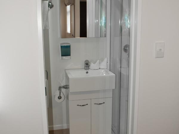 At Eden Park Motel : photo 5 de la chambre chambre exécutive lit queen-size