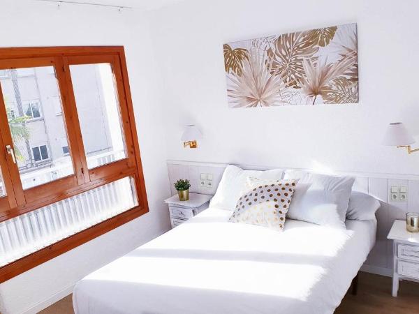 Hotel Mireia : photo 4 de la chambre chambre double ou lits jumeaux avec terrasse