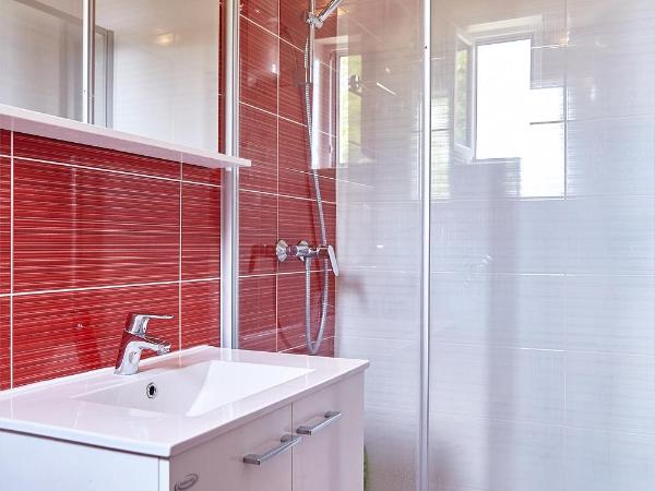 Love Dubrovnik Hostel : photo 4 de la chambre chambre simple avec salle de bains 