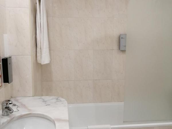 Hotel Monaco : photo 9 de la chambre chambre double