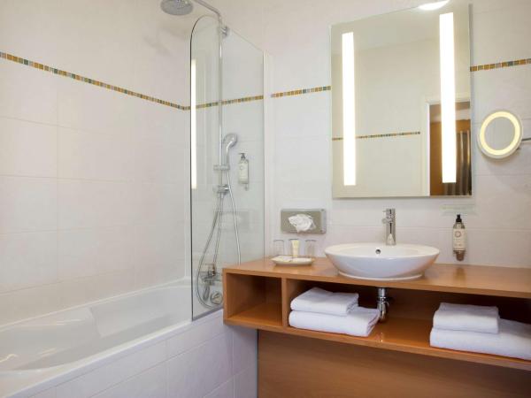 Best Western Plus Hotel De La Regate-Erdre : photo 4 de la chambre chambre familiale - non-fumeurs