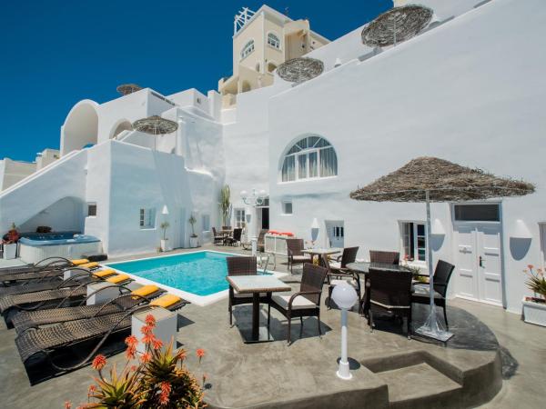 Nomikos Villas : photo 2 de la chambre appartement traditionnel près de la piscine