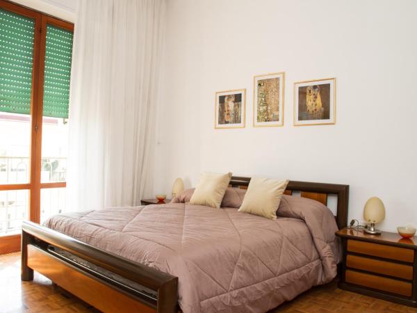 Happy Rooms in Easy House 2 : photo 3 de la chambre chambre deluxe avec 2 lits doubles