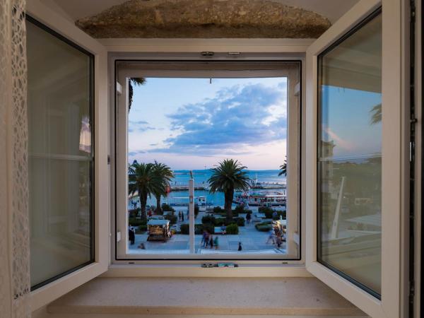 Guest House Imperial : photo 6 de la chambre chambre double deluxe - vue sur mer