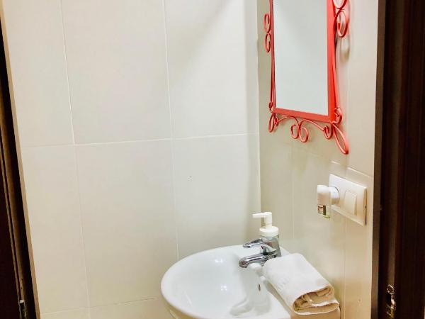 Pensión La Cantarera : photo 4 de la chambre chambre lits jumeaux avec salle de bains privative