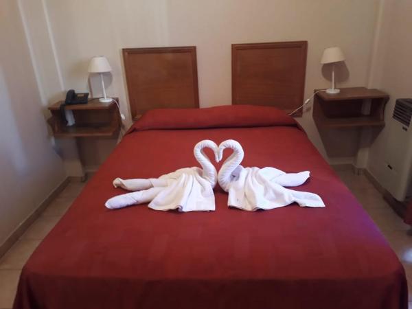 Hotel El Torreon : photo 7 de la chambre chambre double ou lits jumeaux avec salle de bains privative