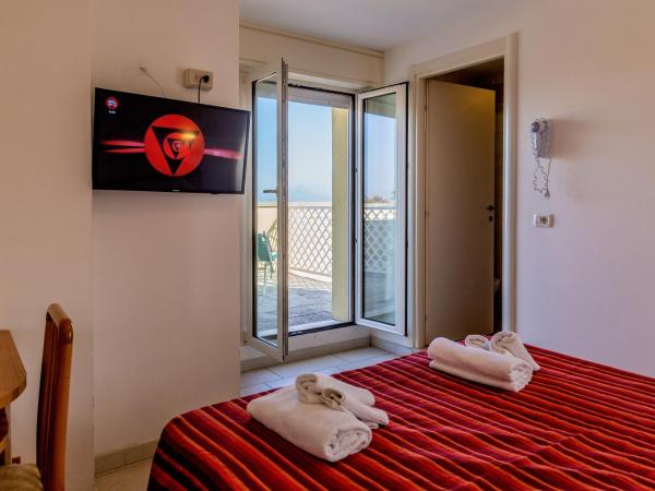 Hotel Beverly : photo 4 de la chambre chambre double - vue sur mer