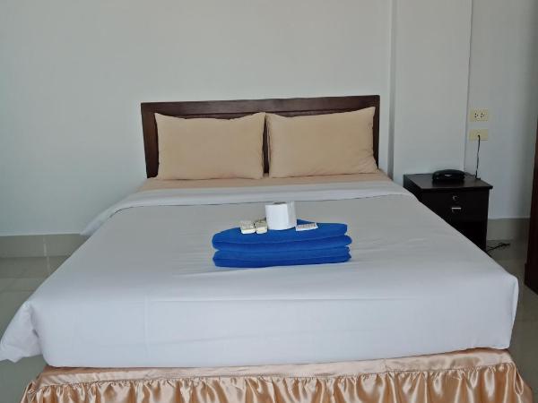 Baanpak Sam Anong : photo 9 de la chambre chambre lit queen-size avec balcon