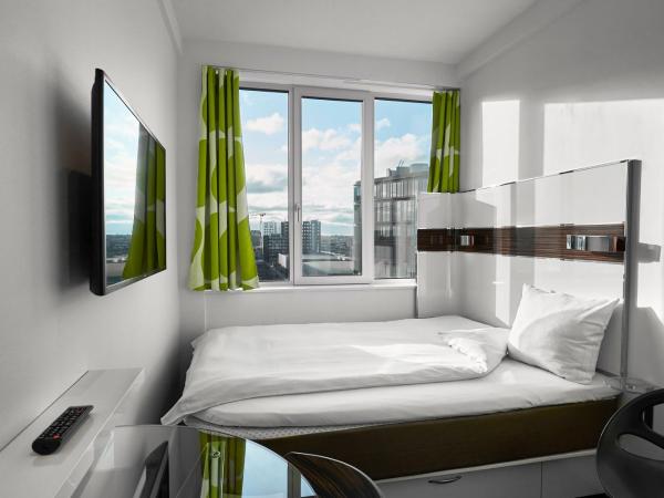 Wakeup Copenhagen - Bernstorffsgade : photo 2 de la chambre chambre paradis – vue partielle sur port