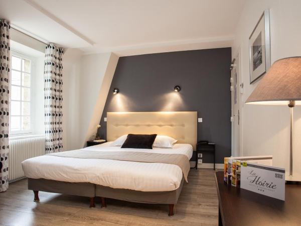 Htel Restaurant La Hoirie : photo 2 de la chambre chambre double ou lits jumeaux confort tradition 