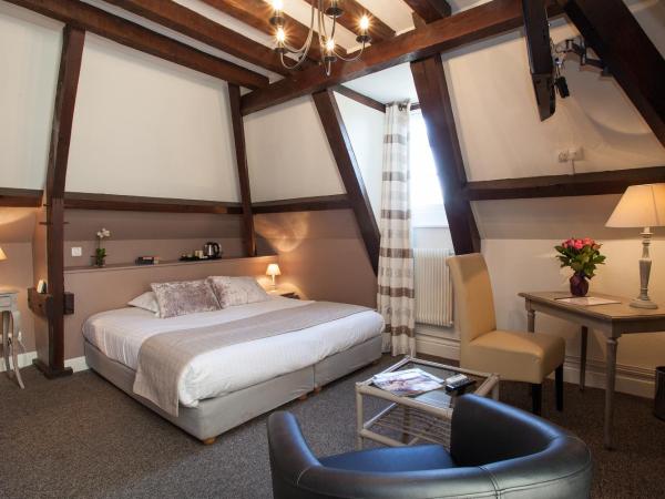 Htel Restaurant La Hoirie : photo 6 de la chambre chambre double ou lits jumeaux suprieure tradition