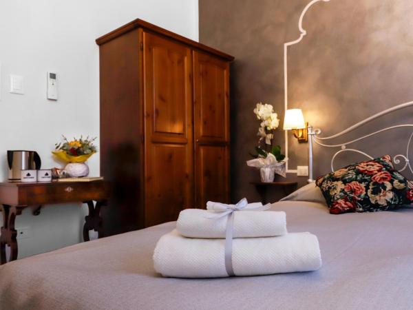 Residenza Cecchi B&B : photo 8 de la chambre chambre double standard avec salle de bains commune