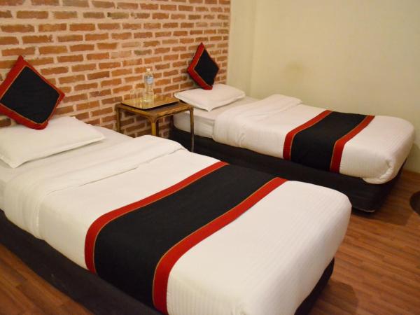 Newa Home : photo 3 de la chambre chambre double ou lits jumeaux avec salle de bains