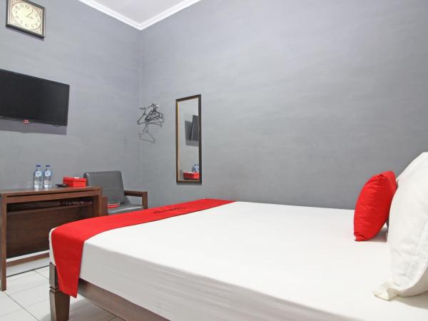 RedDoorz near Terminal Condong Catur : photo 5 de la chambre chambre double standard