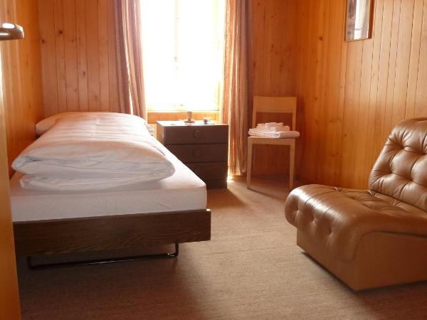 Berghaus Männlichen : photo 1 de la chambre chambre simple avec toilettes et douche communes