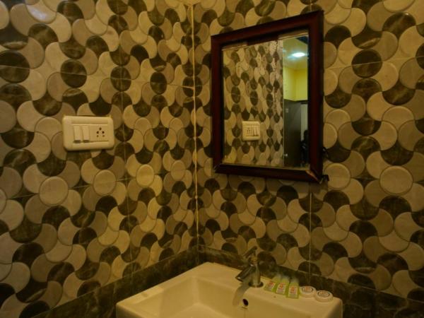 Season 4 Residences - Teynampet Near Apollo Hospital ,Balaji Dental, US Consulate : photo 7 de la chambre suite room (ac)