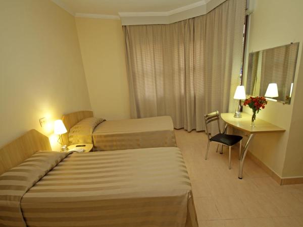 San Michel Hotel : photo 1 de la chambre chambre lits jumeaux