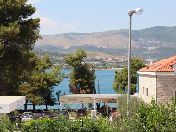 Mobile Homes Sveti Križ : photo 4 de la chambre mobile home