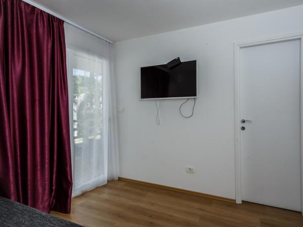 Mobile Homes Sveti Križ : photo 10 de la chambre mobile home