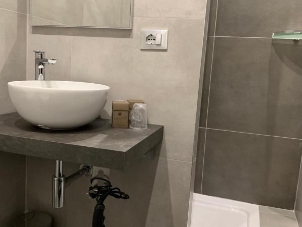 ApartHotel Bossi : photo 2 de la chambre chambre double