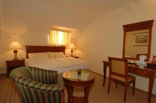 Hotel Romantik Eger : photo 6 de la chambre chambre double supérieure