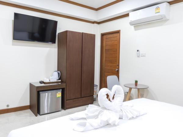 Suthep Home & Hostel : photo 4 de la chambre chambre lit king-size deluxe