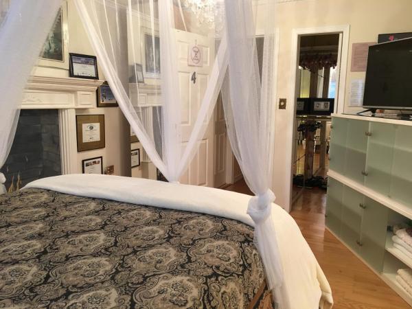 Diana's Luxury Bed and Breakfast : photo 10 de la chambre queen suite with 2 bathrooms - room #4