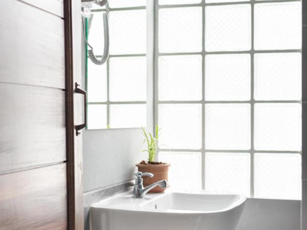 Better Moon Guesthouse : photo 6 de la chambre chambre familiale avec salle de bains