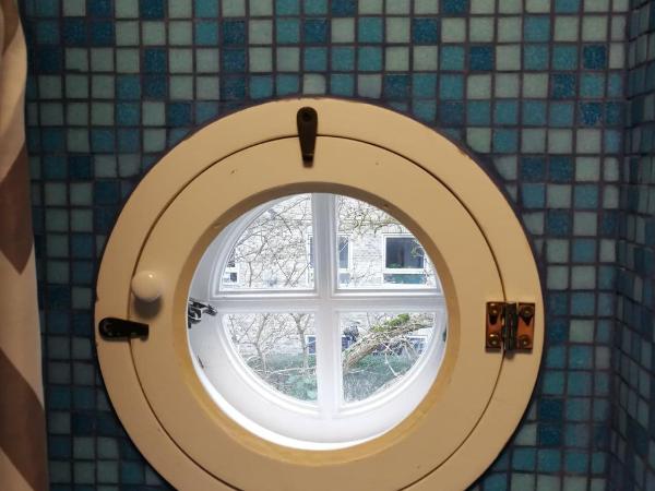 Lavilla Guesthouse : photo 5 de la chambre chambre familiale avec salle de bains commune