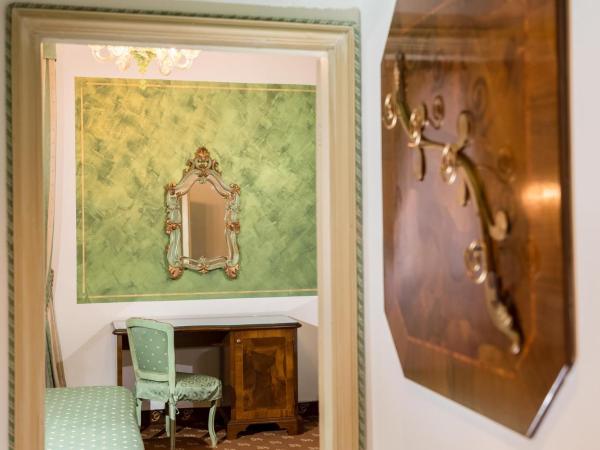 Hotel Giorgione : photo 8 de la chambre chambre double supérieure avec lit d'appoint