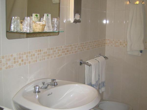 Plage des Pins : photo 2 de la chambre chambre double ou lits jumeaux confort avec balcon